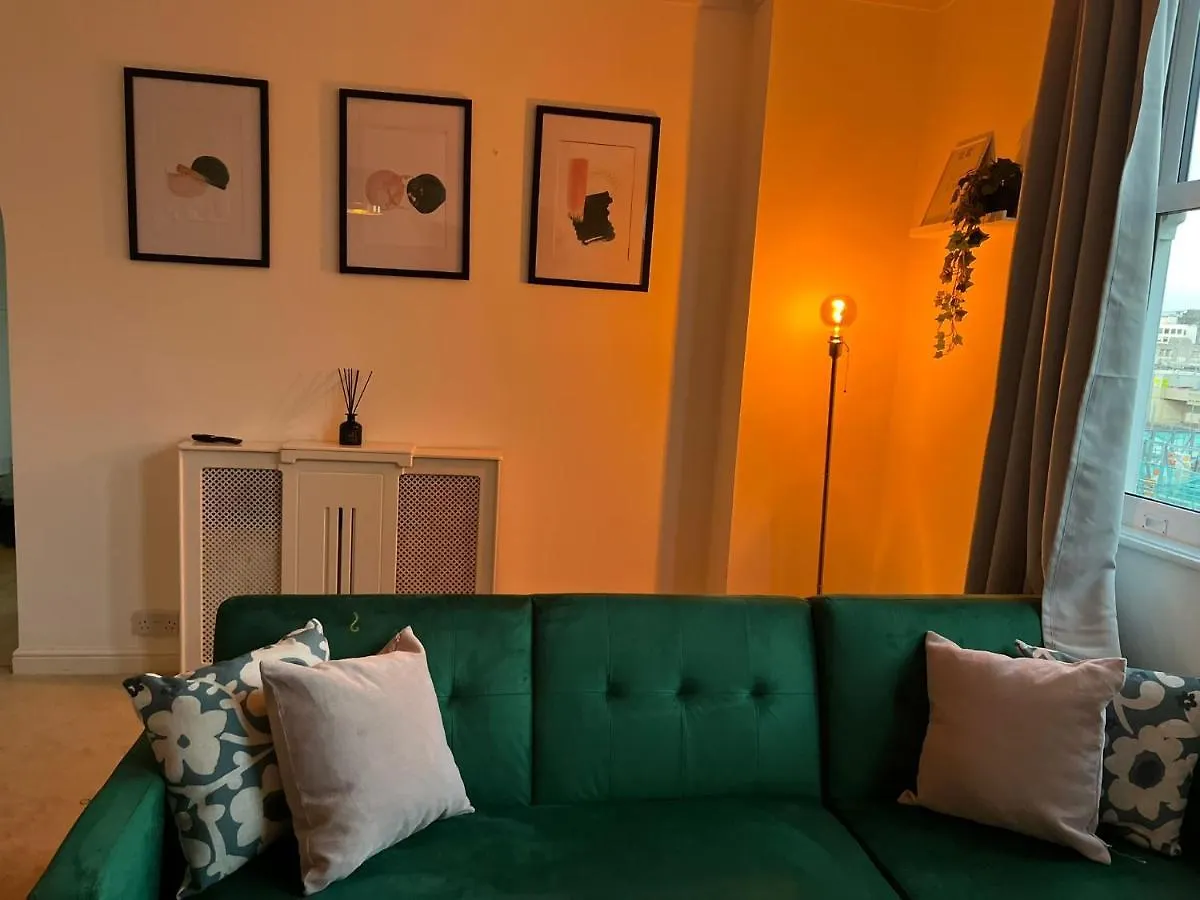 Serene Ocean Side Apartment Btn 브라이턴